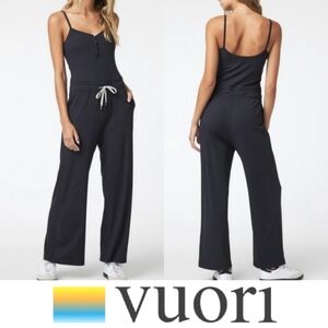 Vuori Women's Pose Henley Jumpsuit Black Ribbed NWT Shelf Bra Drawcord Pockets